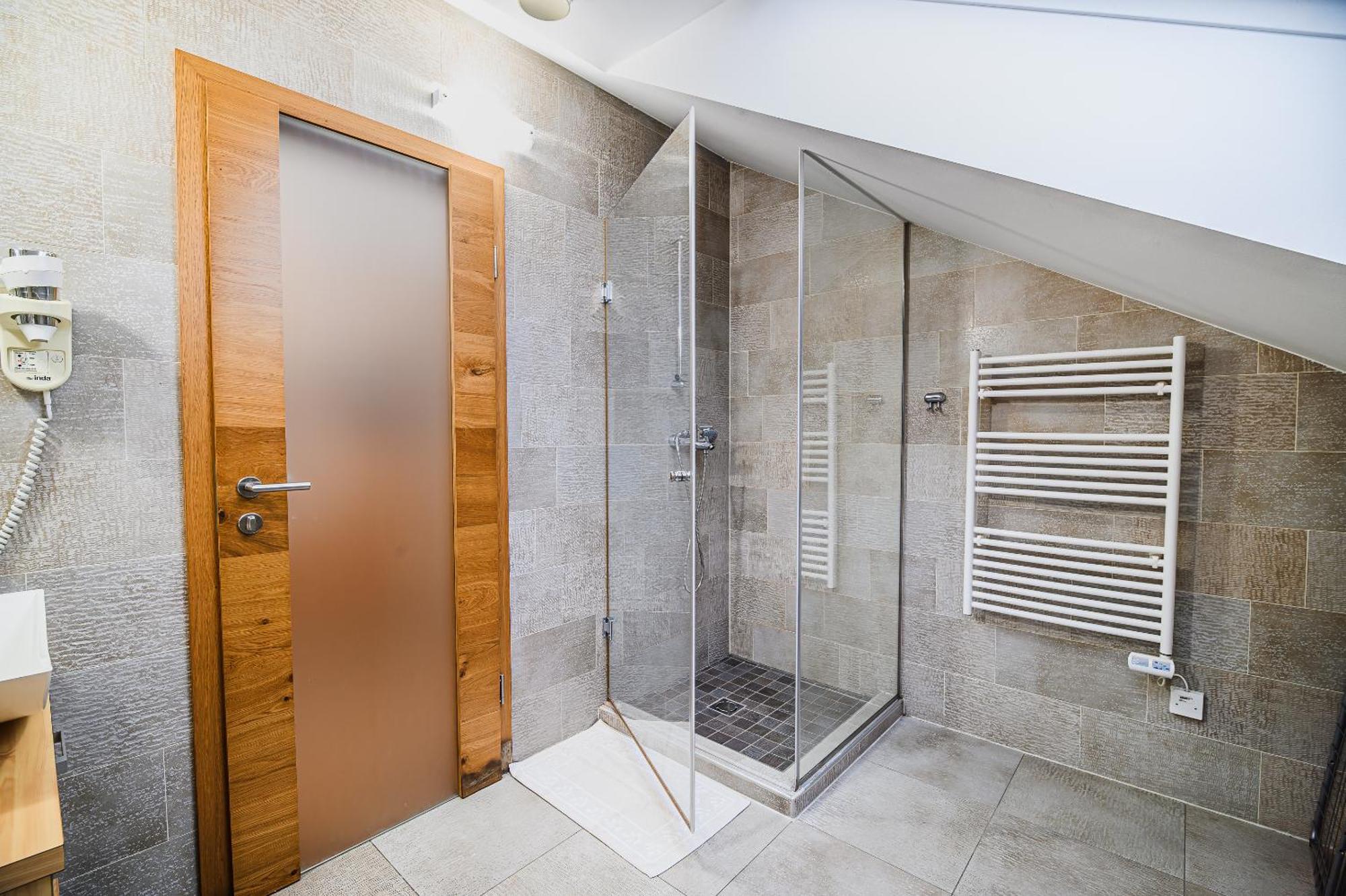 Apartments Maleric With Indoor Pool And Wellness Dragatuš الغرفة الصورة