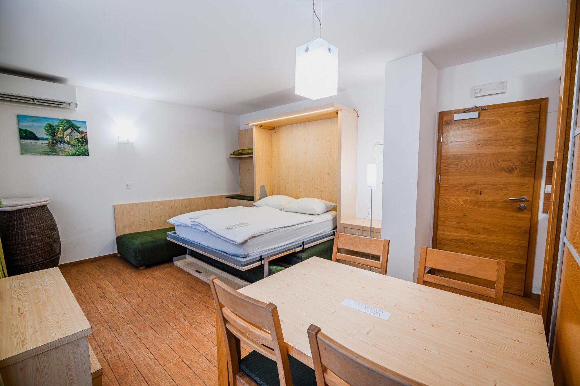 Apartments Maleric With Indoor Pool And Wellness Dragatuš الغرفة الصورة