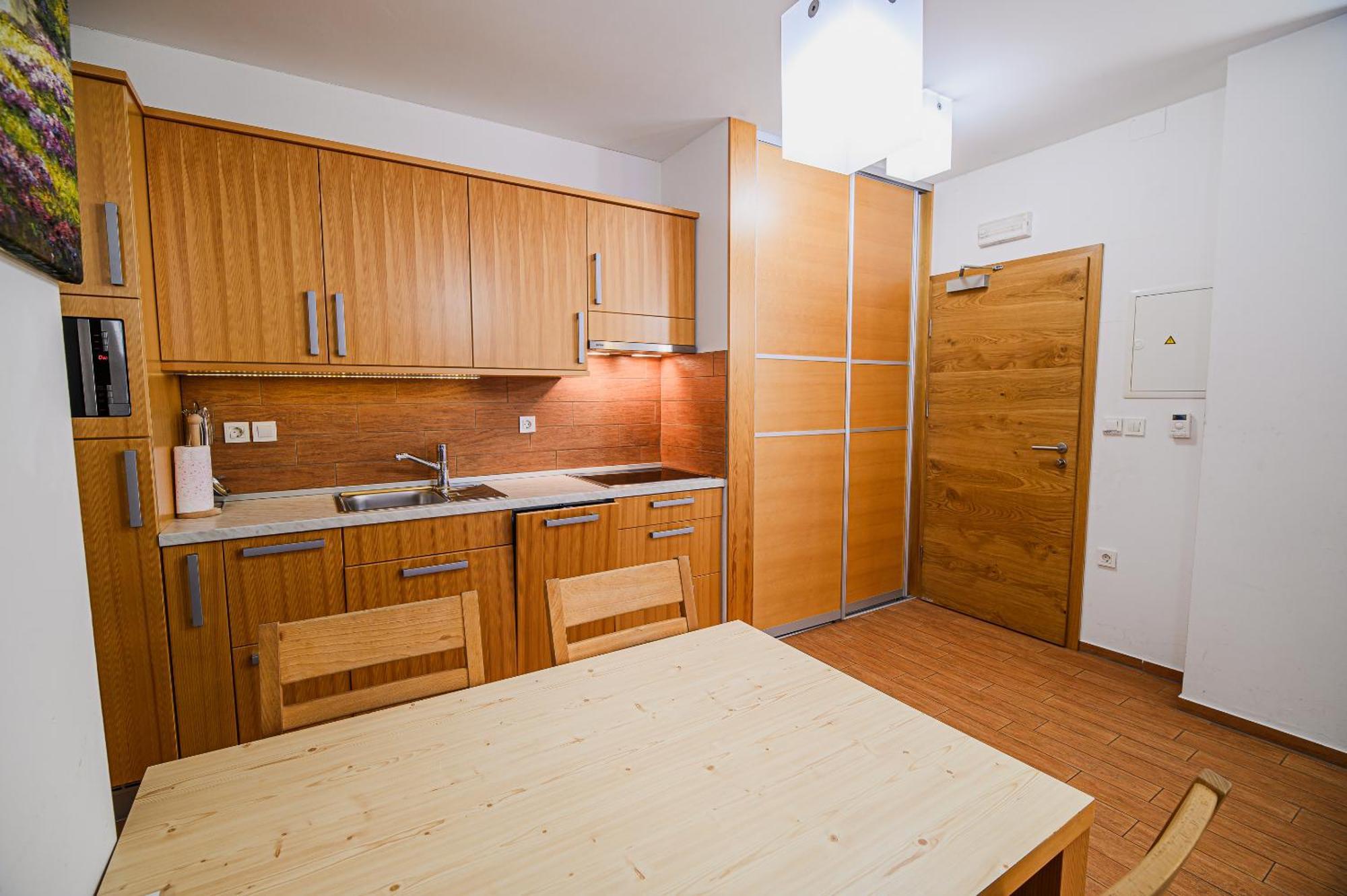 Apartments Maleric With Indoor Pool And Wellness Dragatuš الغرفة الصورة
