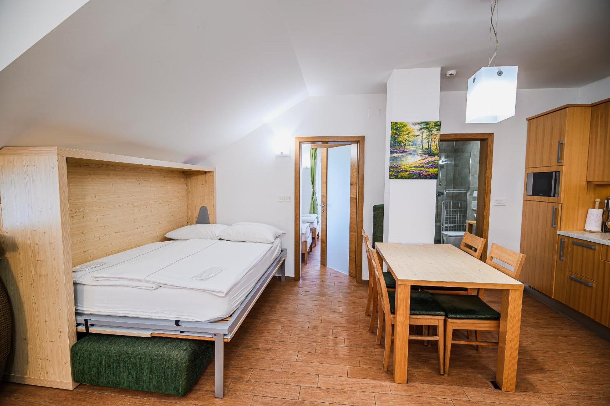 Apartments Maleric With Indoor Pool And Wellness Dragatuš الغرفة الصورة