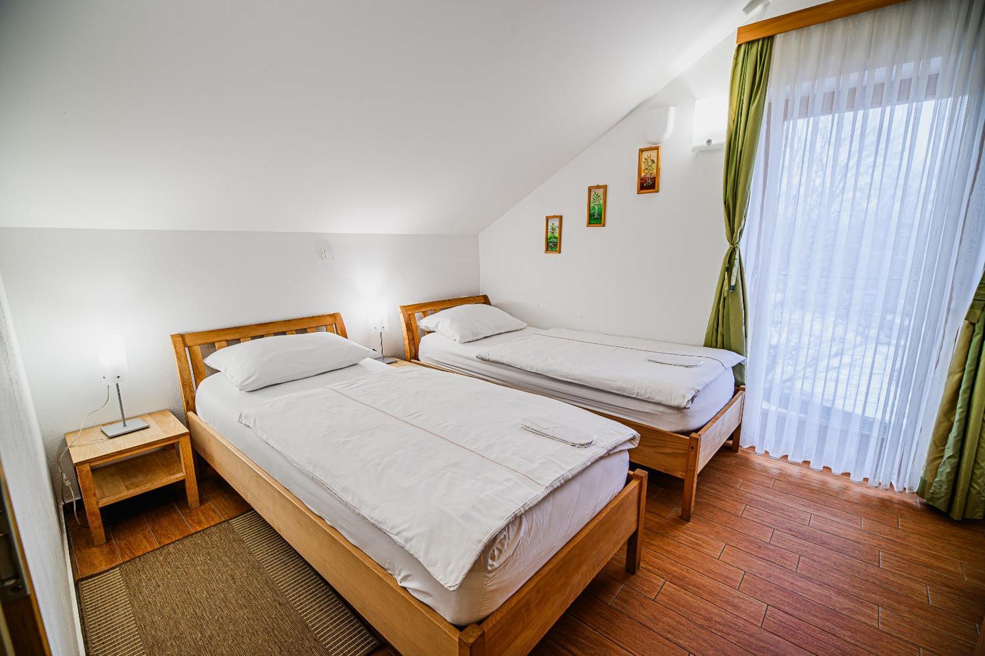 Apartments Maleric With Indoor Pool And Wellness Dragatuš المظهر الخارجي الصورة