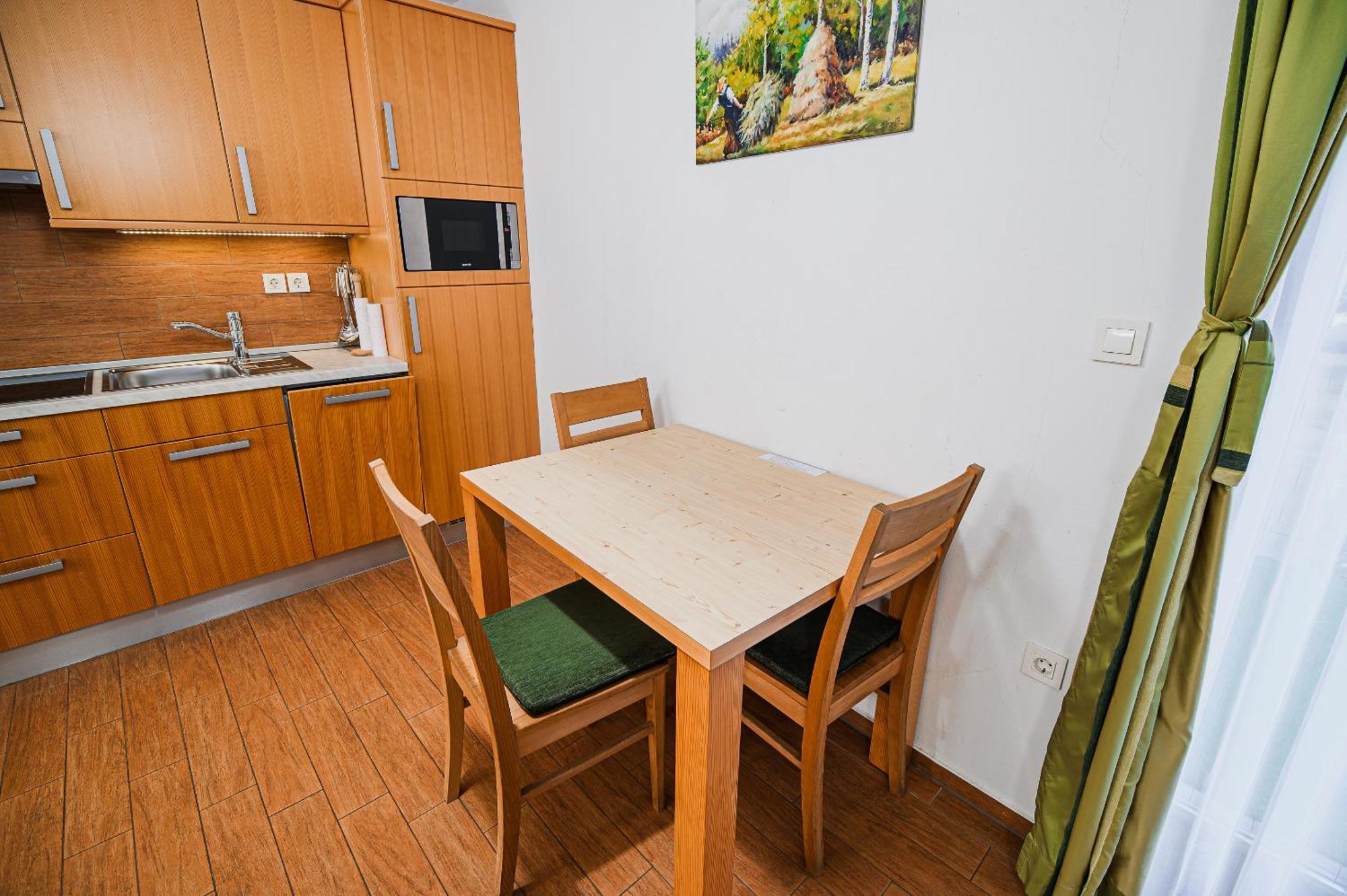 Apartments Maleric With Indoor Pool And Wellness Dragatuš الغرفة الصورة