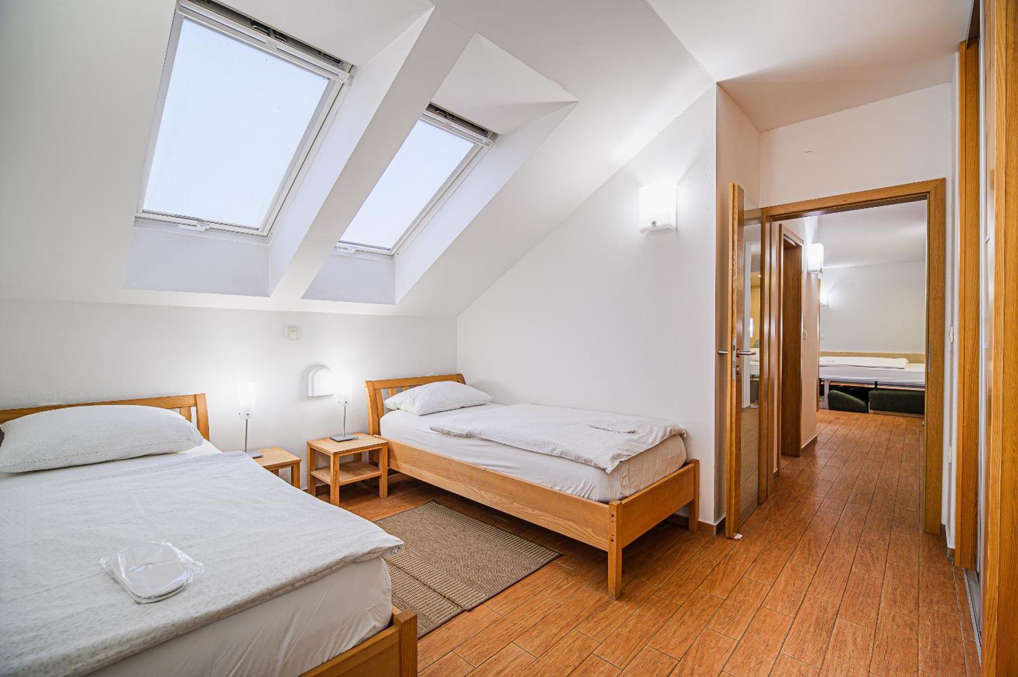 Apartments Maleric With Indoor Pool And Wellness Dragatuš الغرفة الصورة