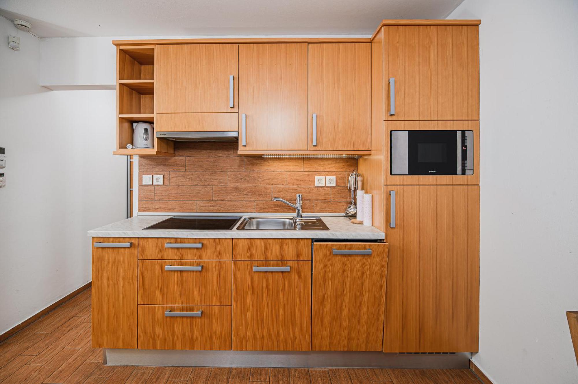 Apartments Maleric With Indoor Pool And Wellness Dragatuš الغرفة الصورة